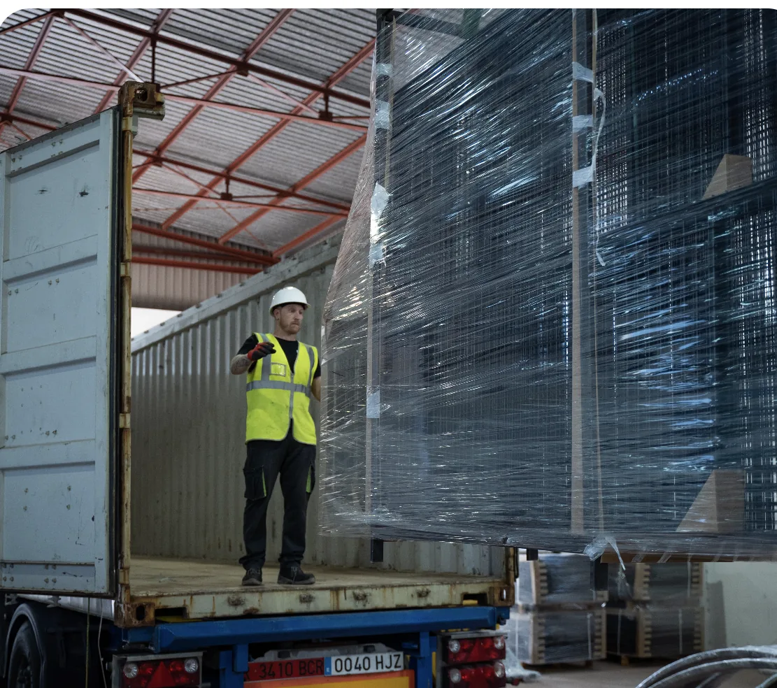MejorSet court panels being loaded for shipment under OTL coordination